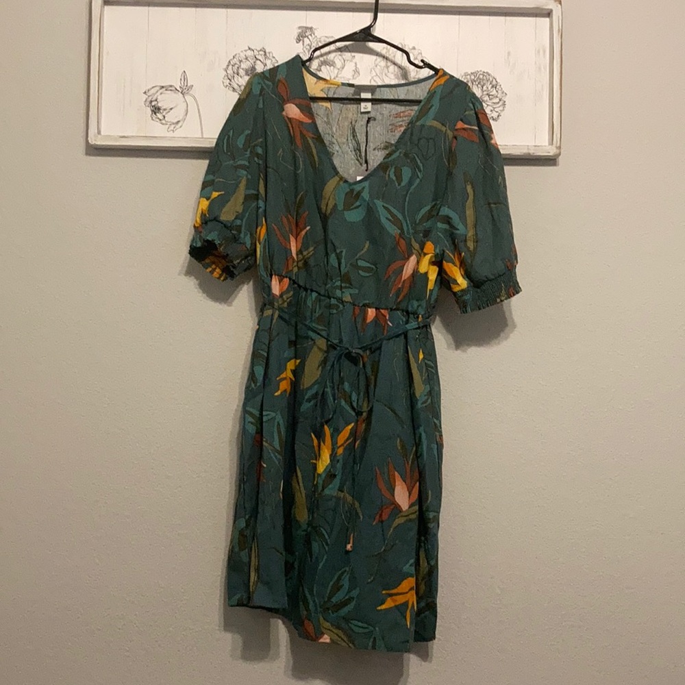 Floral print linen dress
